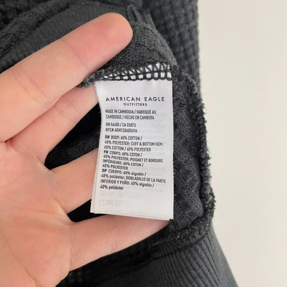 American Eagle Big Hug V Neck Waffle Charcoal Gray Sweatshirt Size Small - Picture 4 of 6